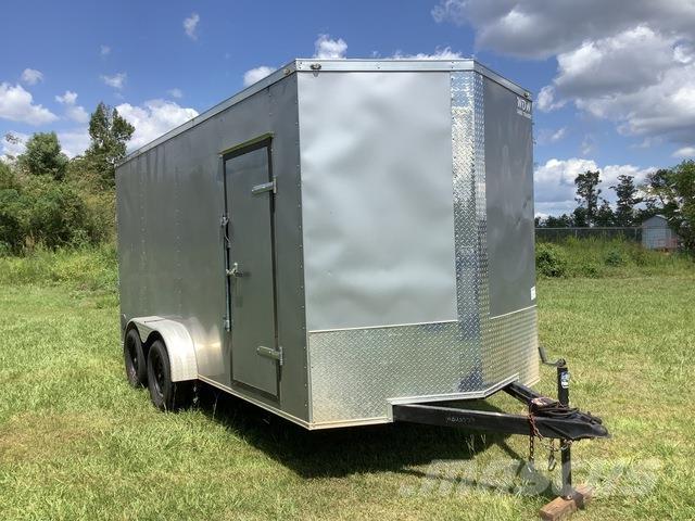  D and A Custom Ремаркета фургони