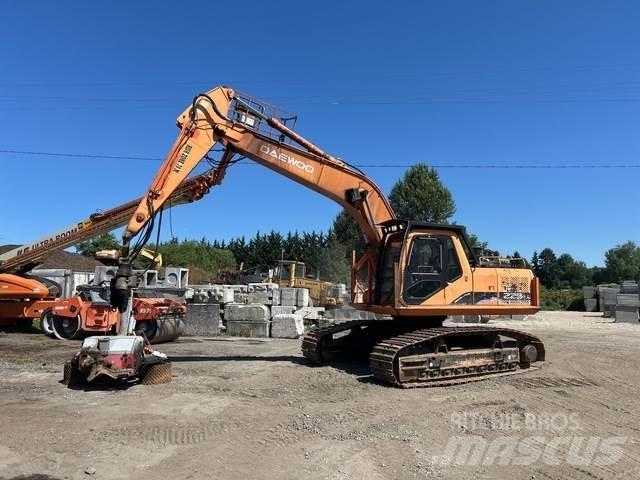 Daewoo SL225LL Машини за цепене и рязане на дърва