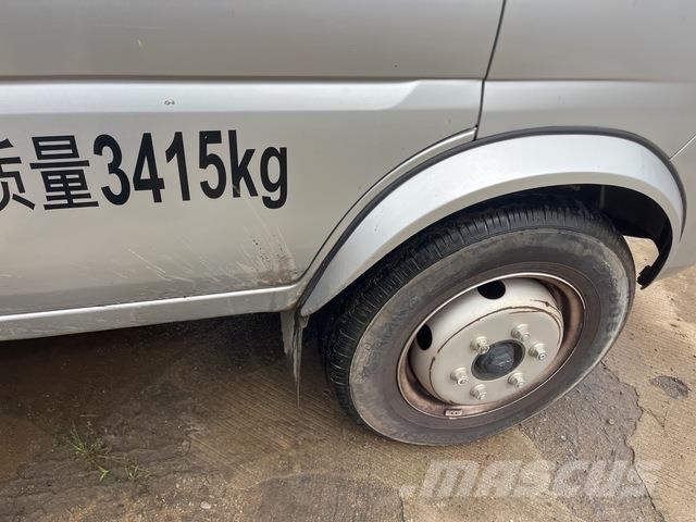 DFSK  Камиони за почистване