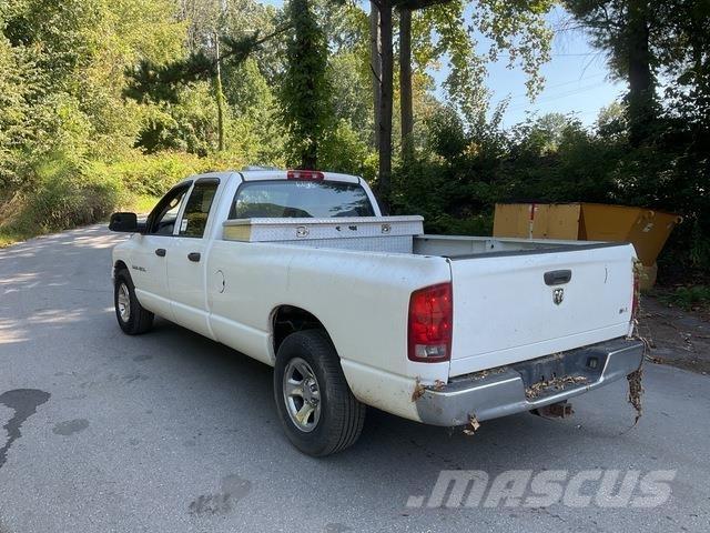 Dodge Ram 1500 Пикапи