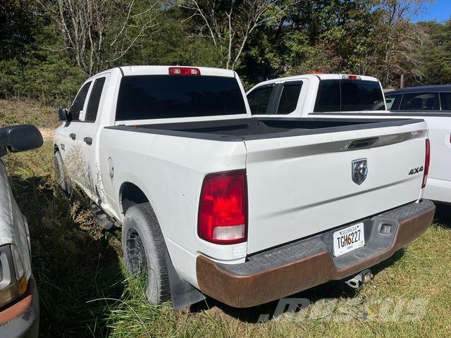 Dodge Ram 1500 Пикапи