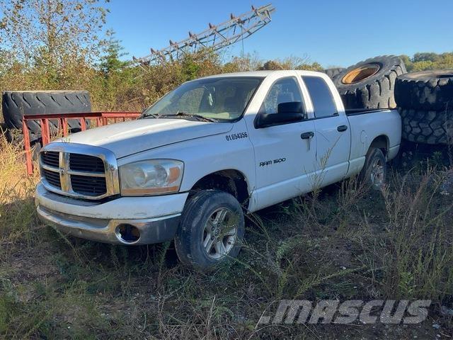Dodge Ram 1500 Пикапи