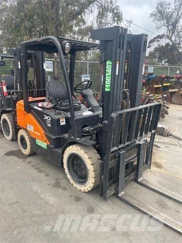 Doosan D30S7 Вилични кари-повдигачи - други