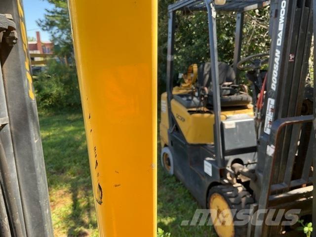 Doosan GC30P-3 Вилични кари-повдигачи - други