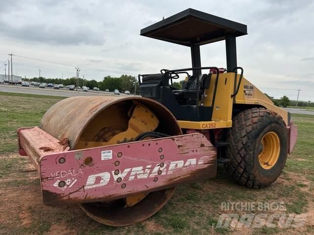 Dynapac CA252D Еднобарабанни ролки
