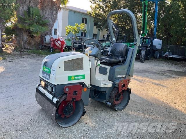 Dynapac CC1000 Двойни барабанни ролки
