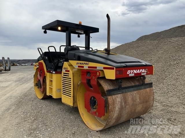 Dynapac CC422 Двойни барабанни ролки
