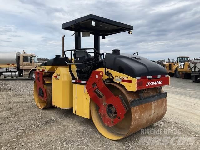 Dynapac CC422 Двойни барабанни ролки
