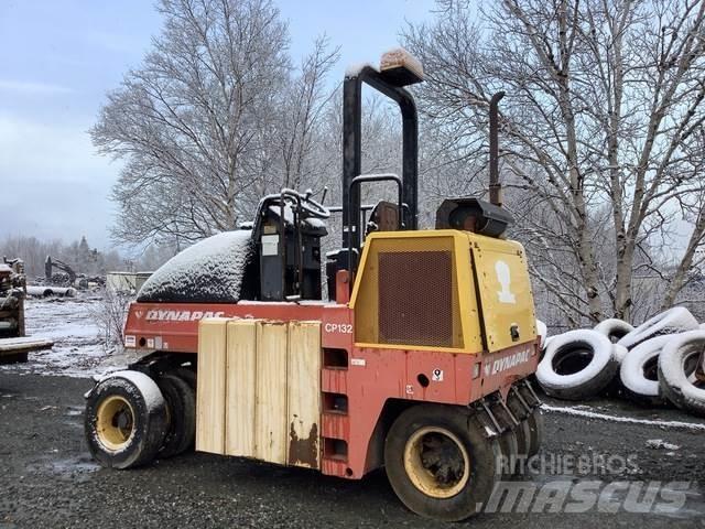 Dynapac CP132 Пневматични гумени  ролки
