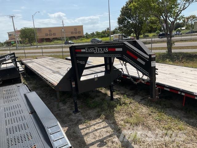 East Mfg Texas Ремаркета за превоз на автомобили
