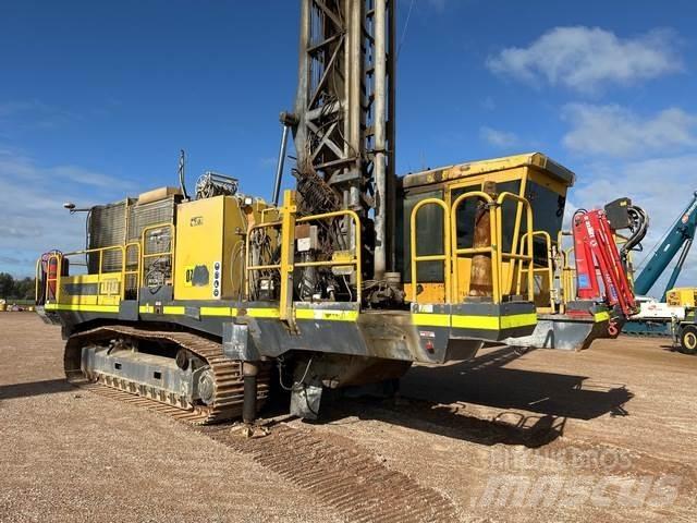 Epiroc PV235 Апаратура за повърхностна редова сеидба