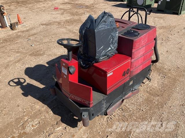 Factory Cat  Машини за почистване на закрито
