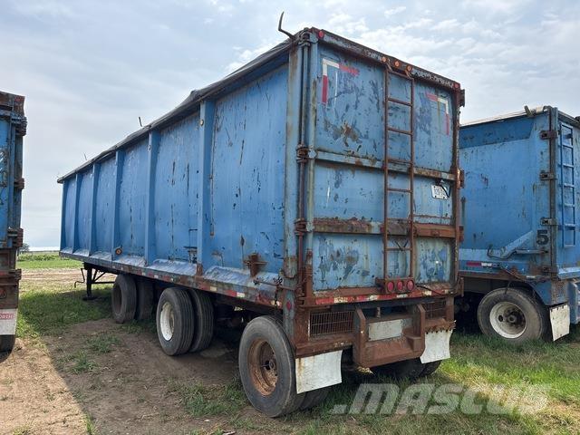  Fanotec Полуремаркета с подвижен под
