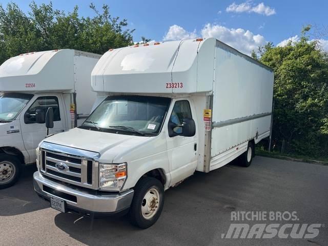 Ford E-350 Фургони
