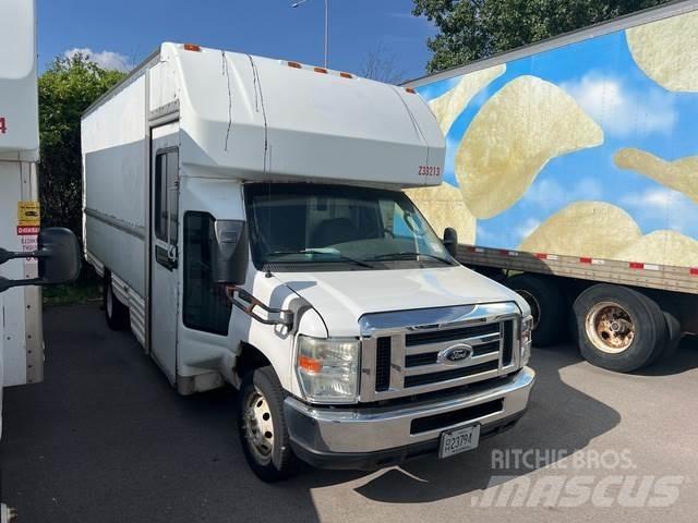 Ford E-350 Фургони

