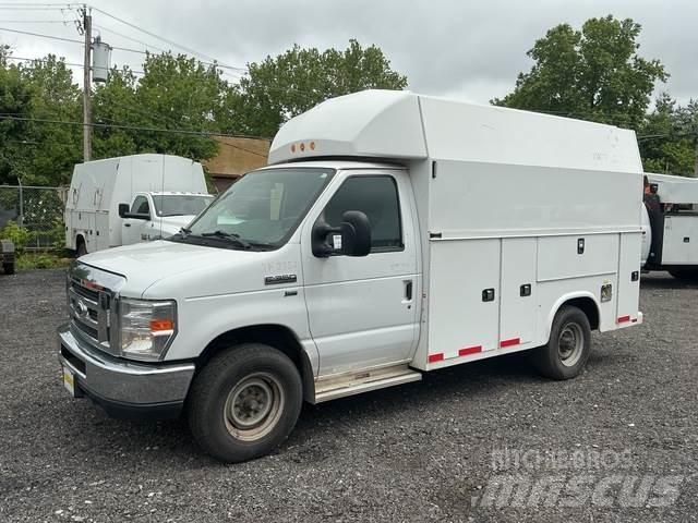 Ford E-350 Пикапи