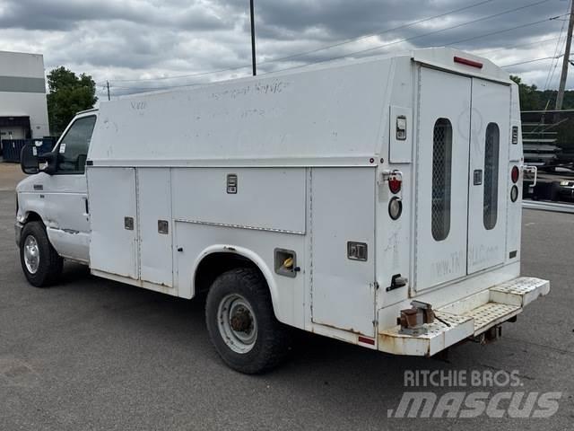 Ford E-350 Пикапи