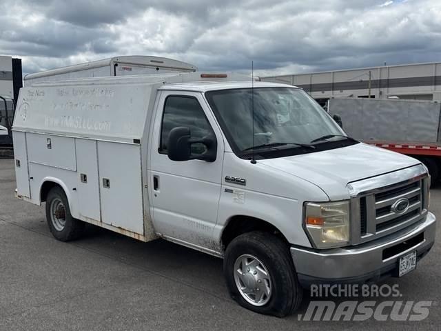 Ford E-350 Пикапи
