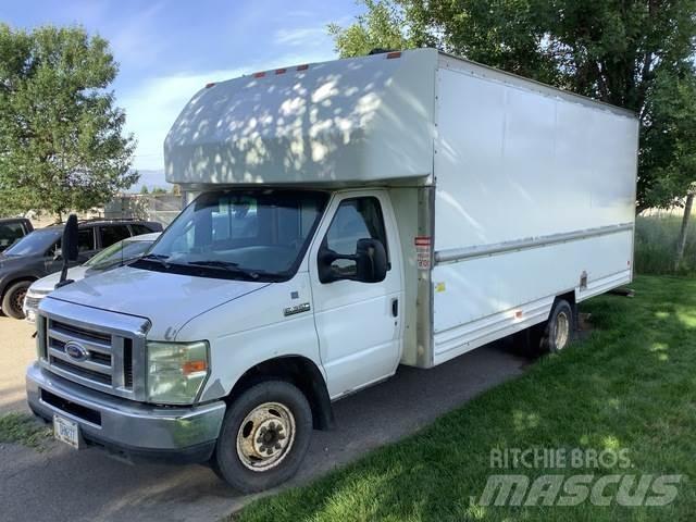 Ford E-350 Фургони
