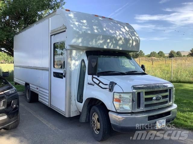 Ford E-350 Фургони
