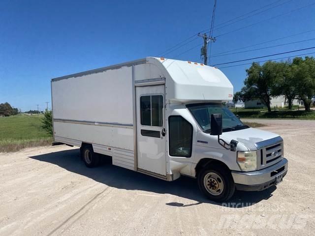 Ford E-350 Фургони
