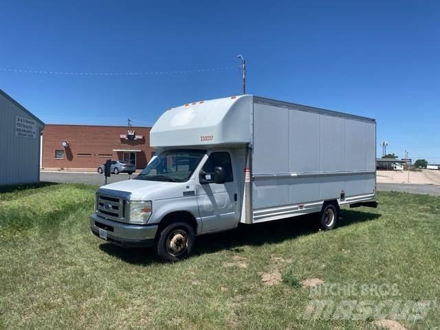 Ford E-350 Фургони
