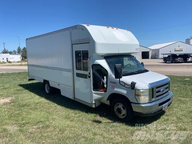 Ford E-350 Фургони
