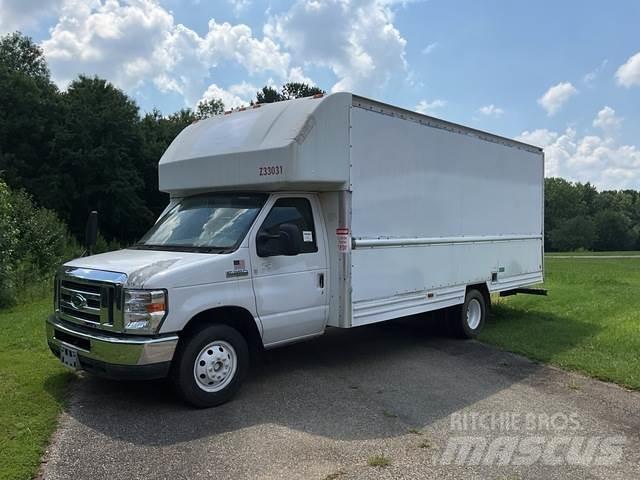 Ford E-350 Фургони
