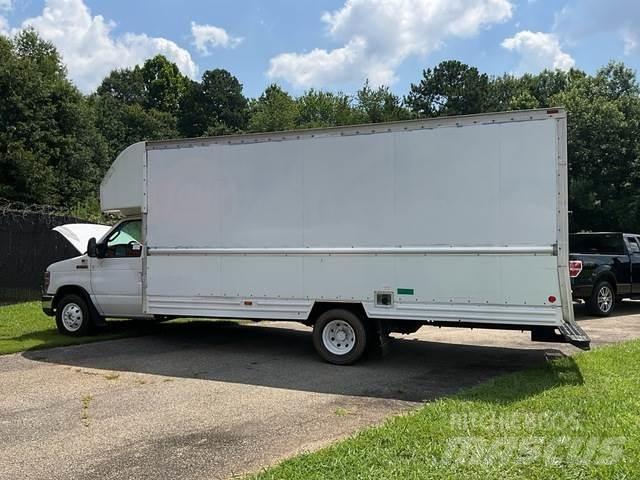 Ford E-350 Фургони
