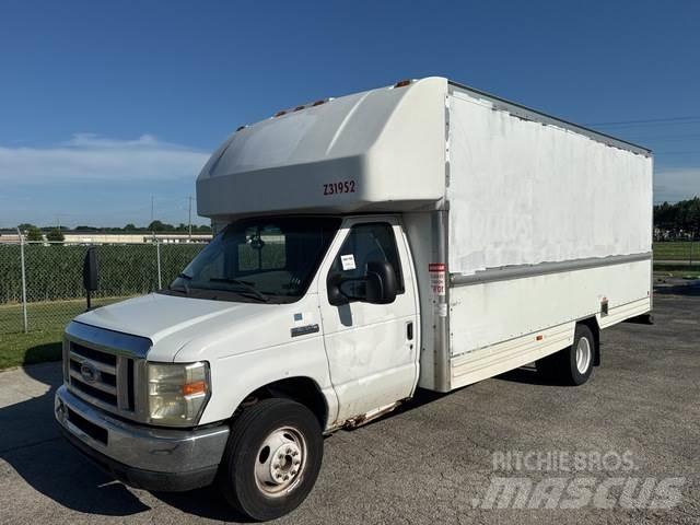 Ford E-350 Фургони
