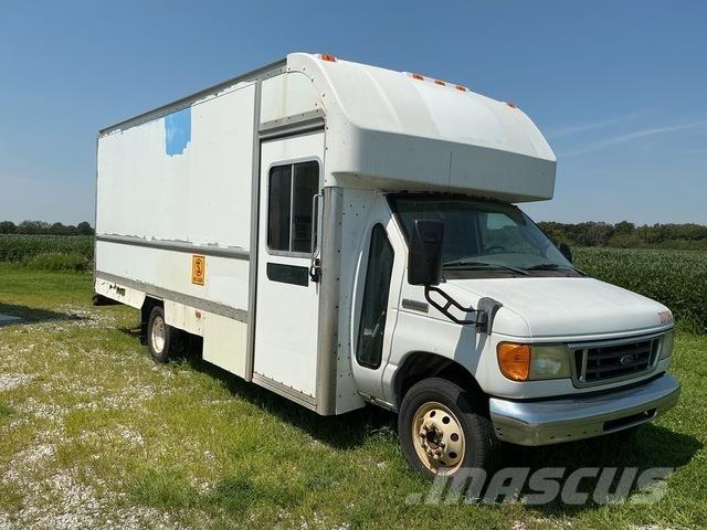 Ford E-350 Ванове за доставки