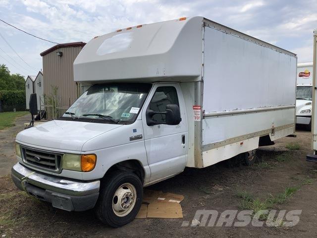 Ford E-350 Фургони
