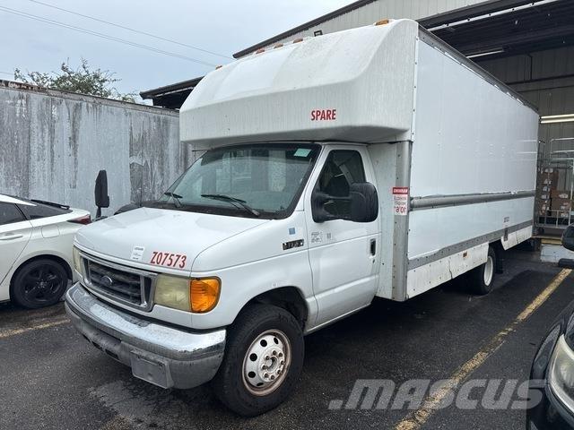 Ford E-350 Фургони
