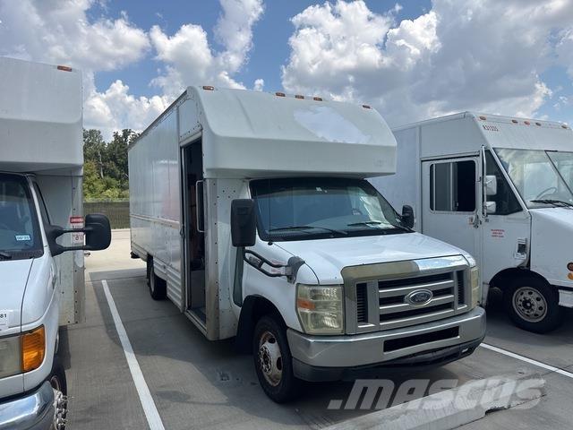 Ford E-350 Фургони
