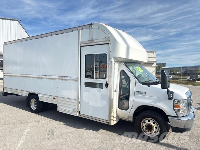 Ford E-350 Фургони
