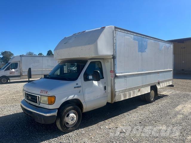 Ford E-350 Фургони
