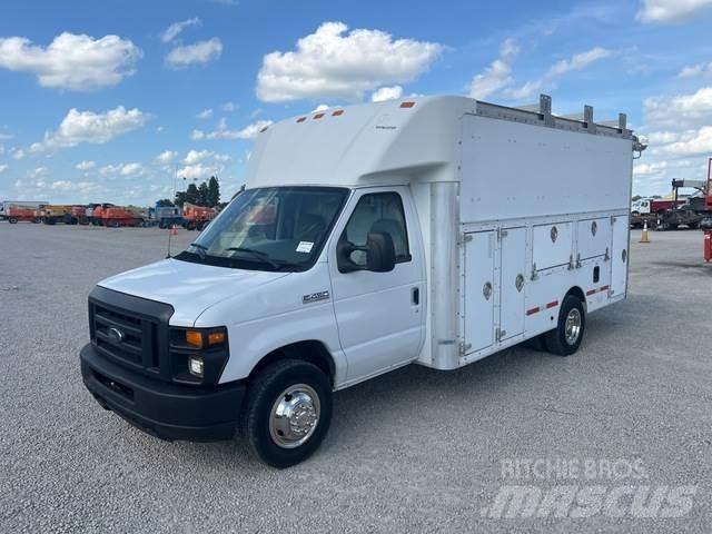 Ford E-450 Пикапи