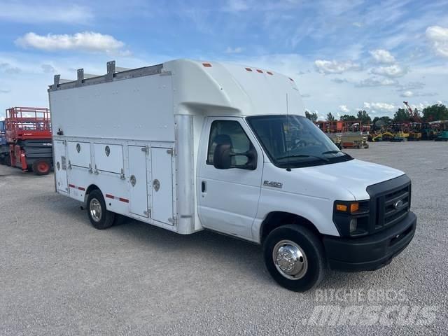 Ford E-450 Пикапи