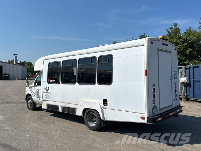 Ford E-450 Мини бусове
