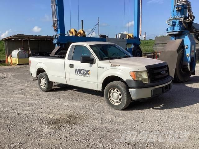 Ford F-150 Пикапи