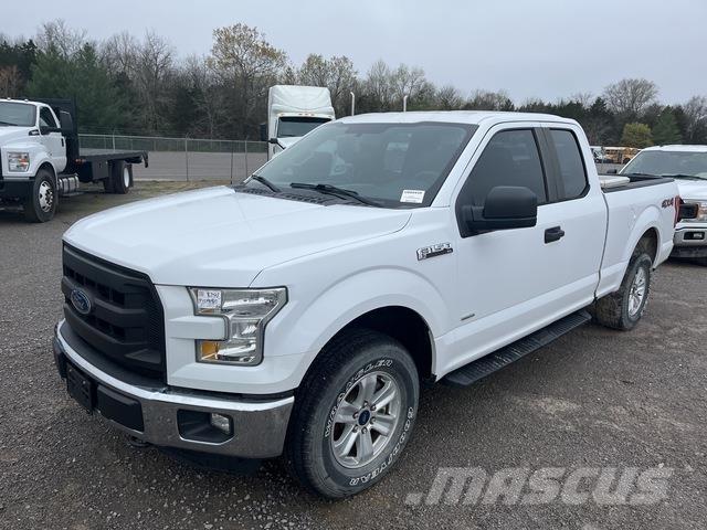 Ford F-150 Пикапи