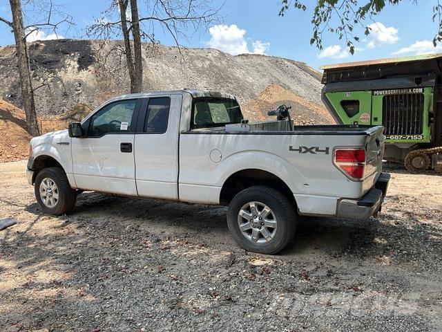 Ford F-150 Пикапи