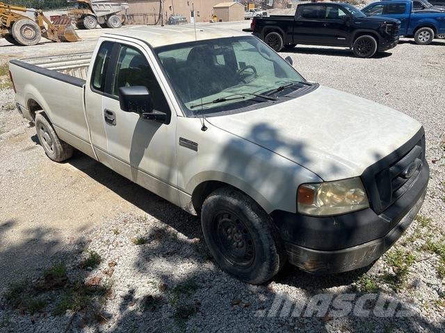 Ford F-150 Пикапи