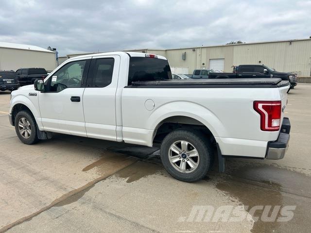 Ford F-150 Пикапи