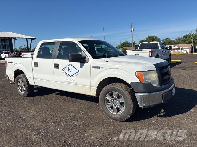 Ford F-150 Пикапи