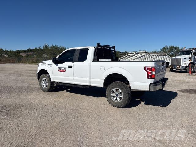 Ford F-150 Пикапи