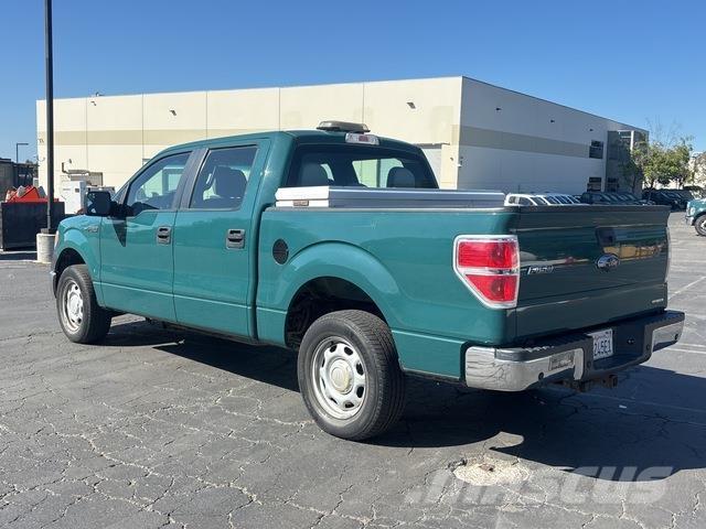 Ford F-150 Пикапи