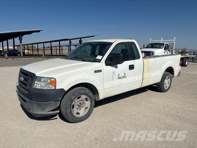 Ford F-150 Пикапи