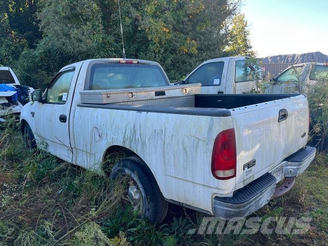 Ford F-150 Пикапи