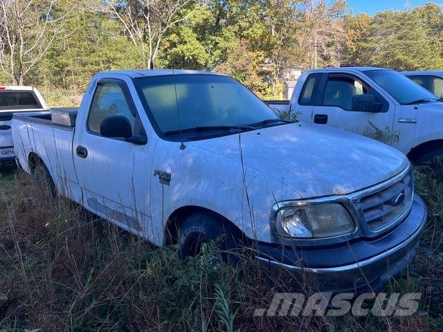 Ford F-150 Пикапи